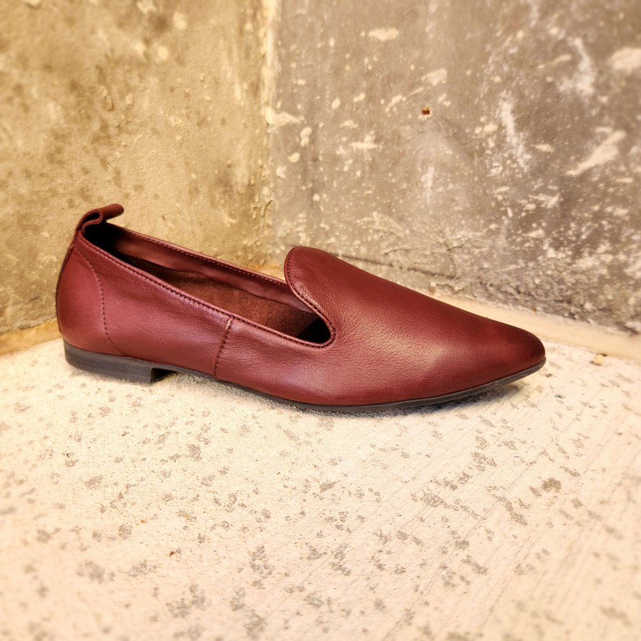 Footwear Bueno | Bueno - Izzy Pointy Toe Flat Leather Slip On Loafer