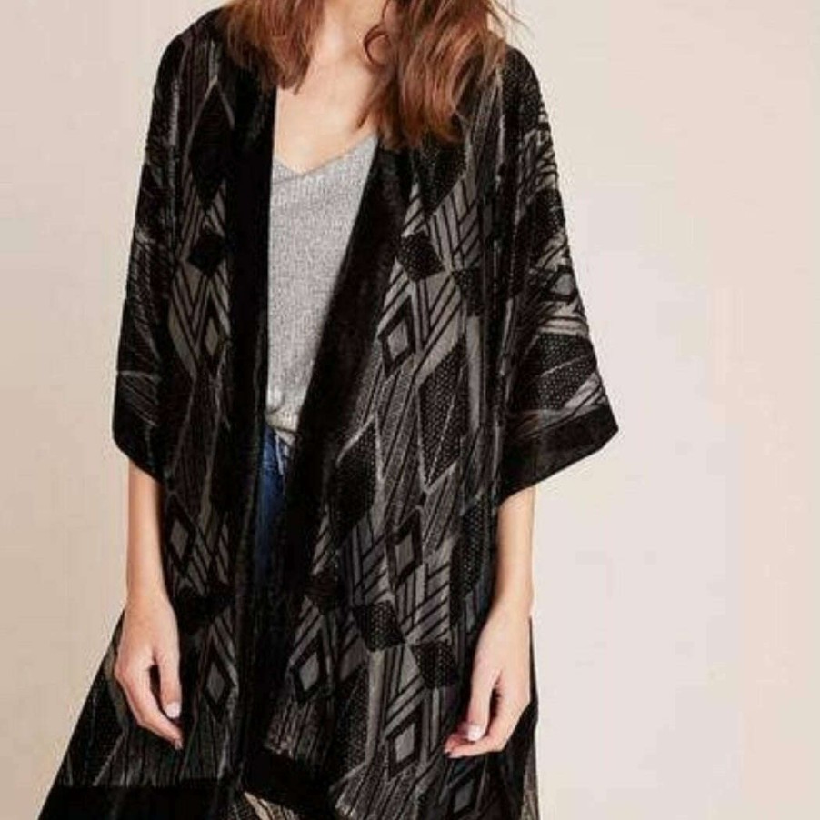 Clothing SAACHI Sleek Clothing | Saachi - Diamond Velvet Burnout Kimono Black