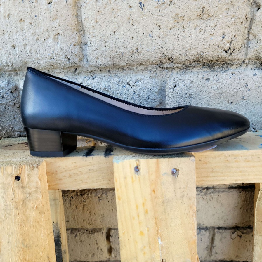 Footwear Ara Low Heels (Less Than 2 Inches) | Ara - Milan Leather Low Heel Pump